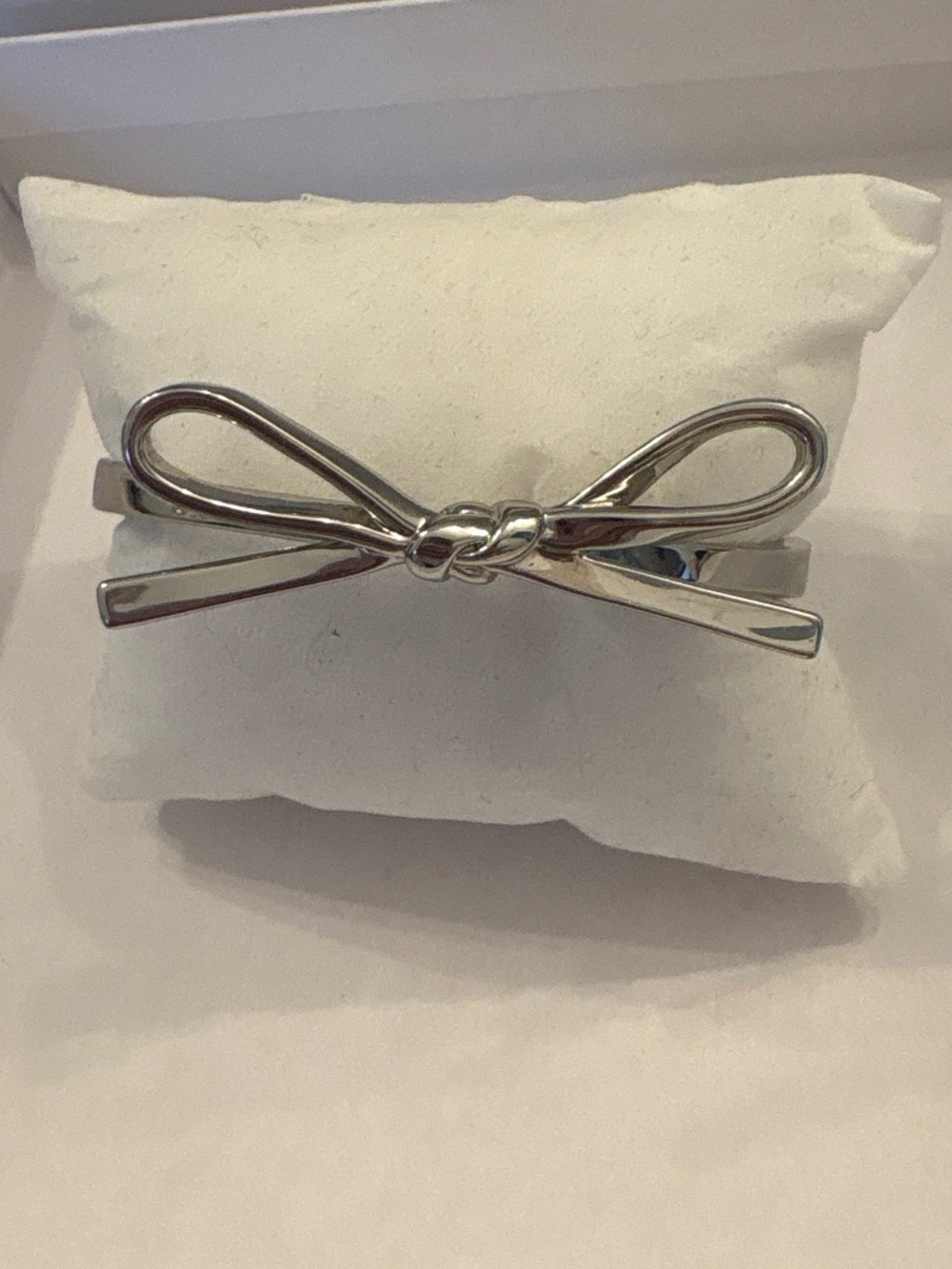 Kate Spade silver bow bangle